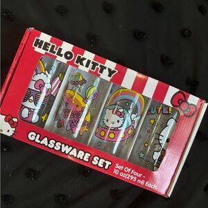 Hello Kitty Drinkware set of four